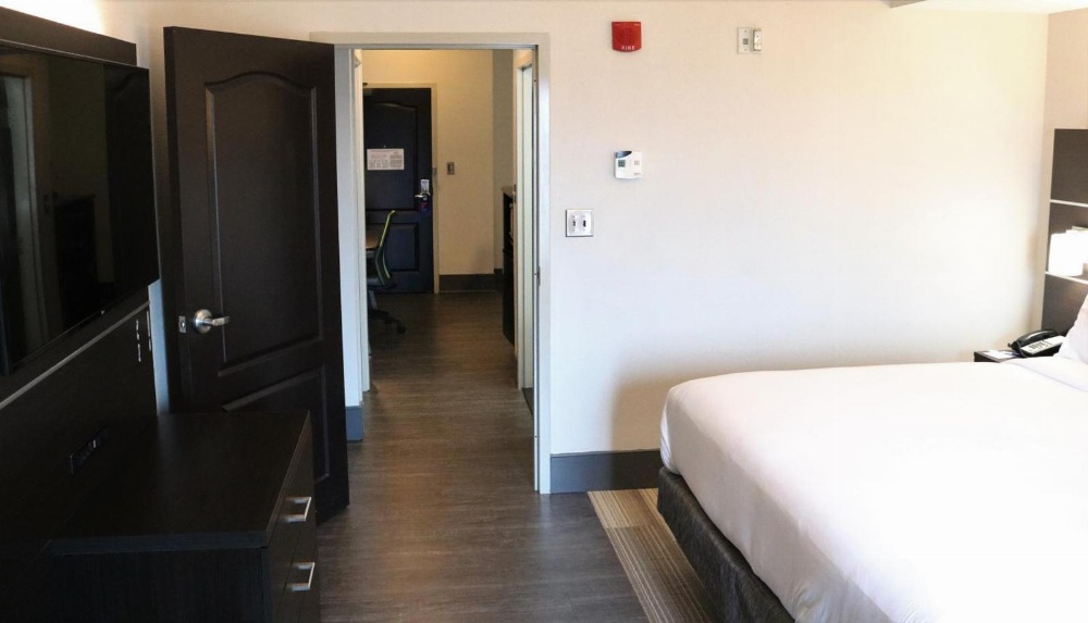 Holiday Inn Express Hotel & Suites Columbia-Fort Jackson